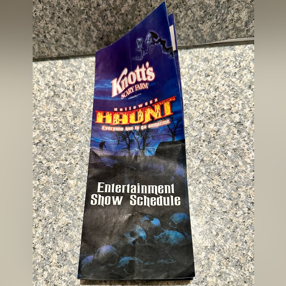 2006 Knott's Scary Farm Halloween Haunt Park Map Show Guide Souvenir Berry Coup